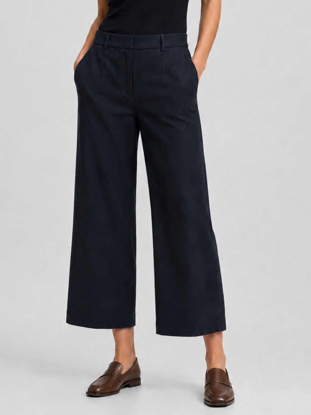 Theory Emery Tailored Wool Pants in Navy Blue